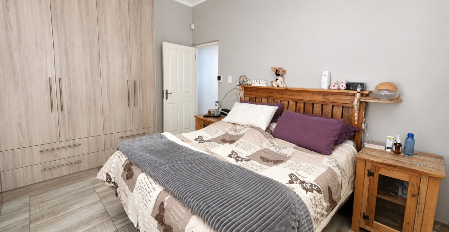 2 Bedroom Property for Sale in Hoogland Western Cape